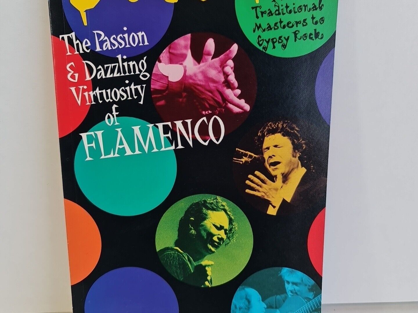 Duende: The Passion & Dazzling Virtuosity of Flamenco (3x Cassette & book)
