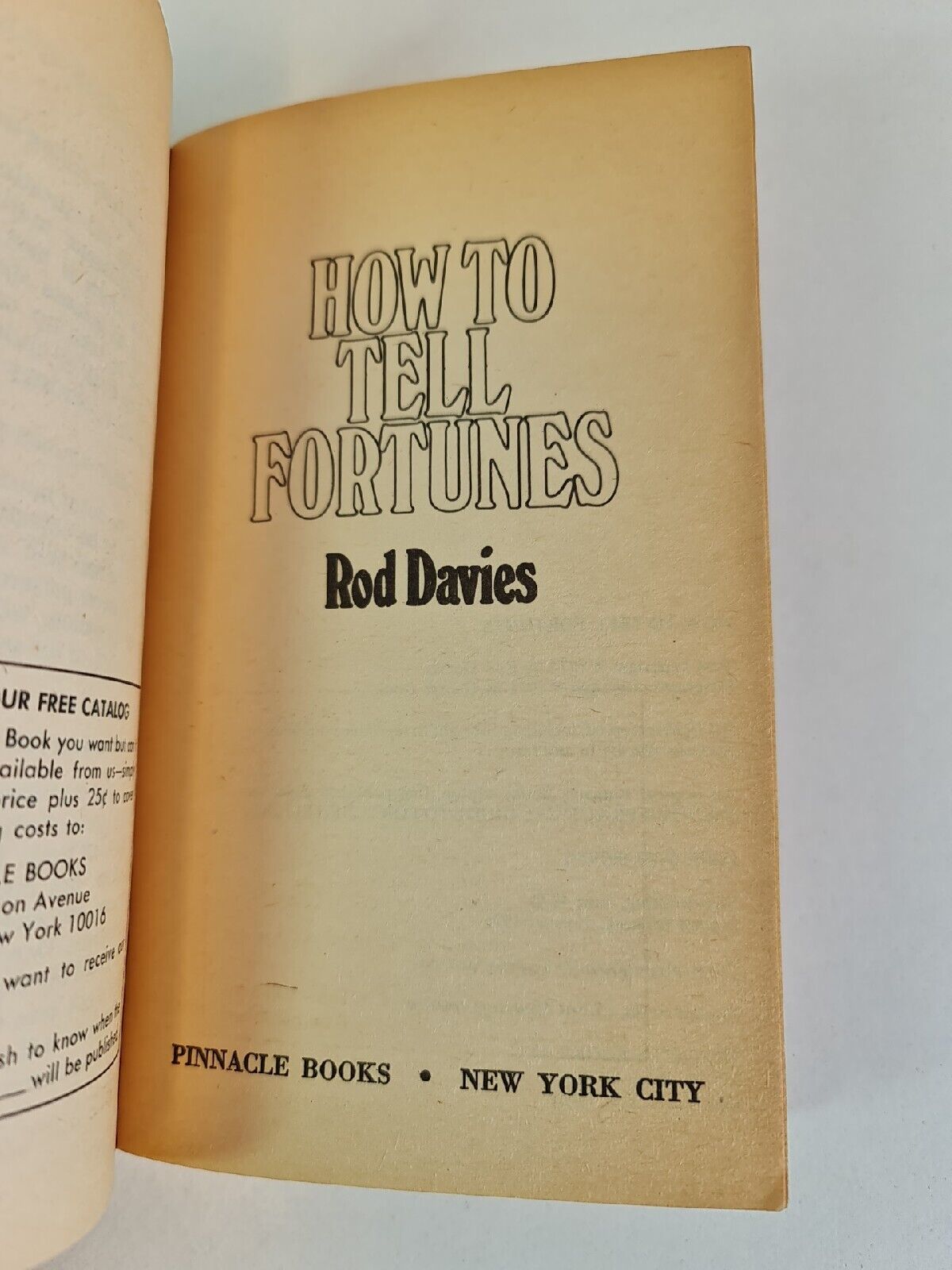 How To Tell Fortunes by Rod Davies (1976)