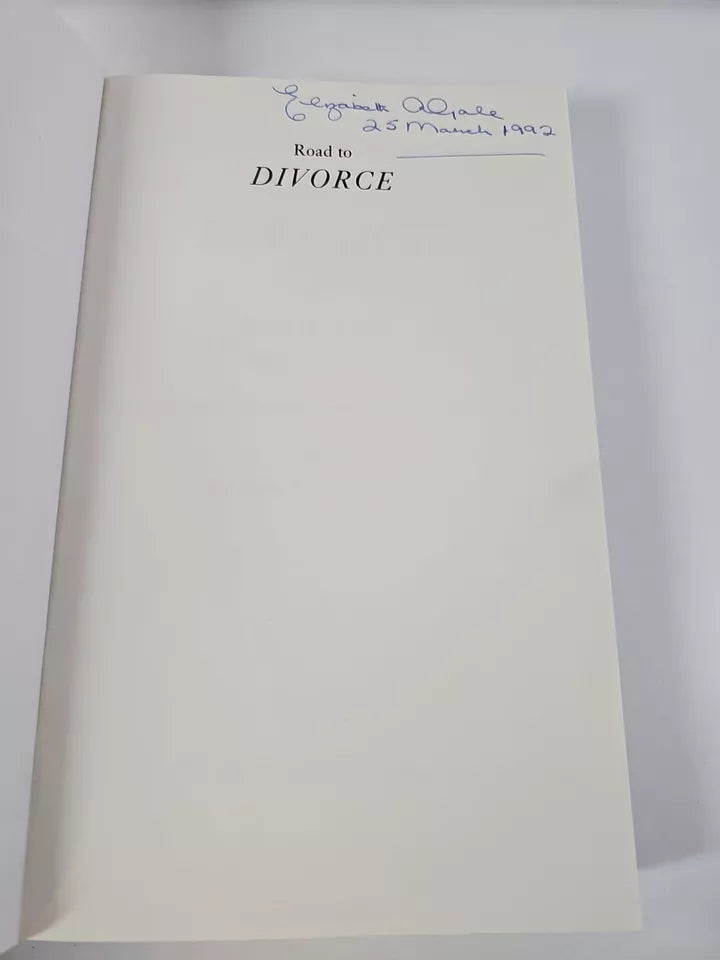 Road To Divorce by Lawrence Stone (1991)
