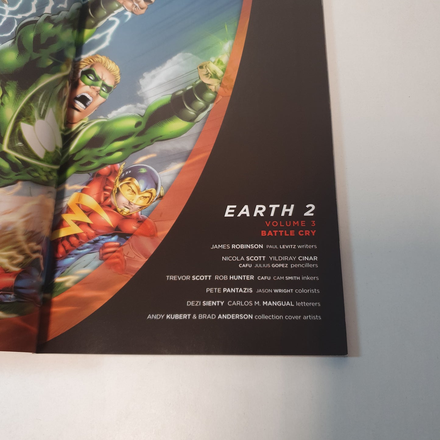 Earth 2 Vol 3 Battle Cry by Robinson, Scott, Cinar & Pantazis (2014)