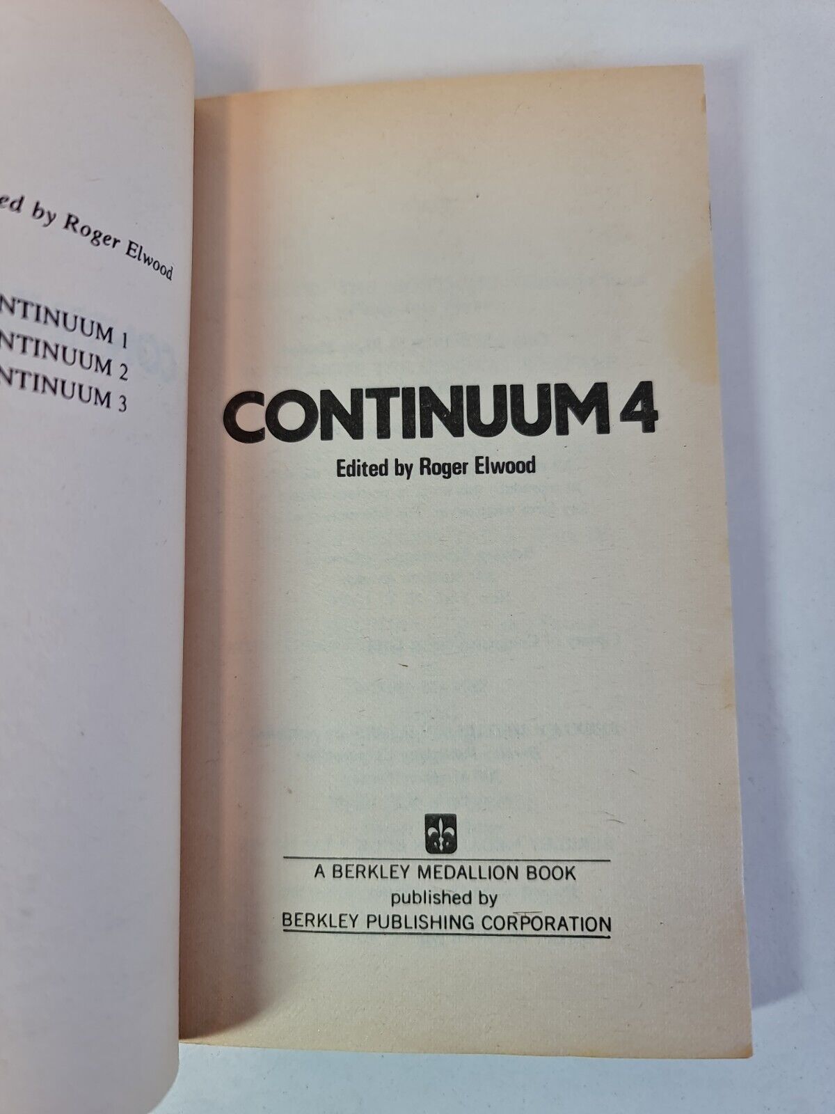 Continuum 4 eds Roger Elwood (1976)