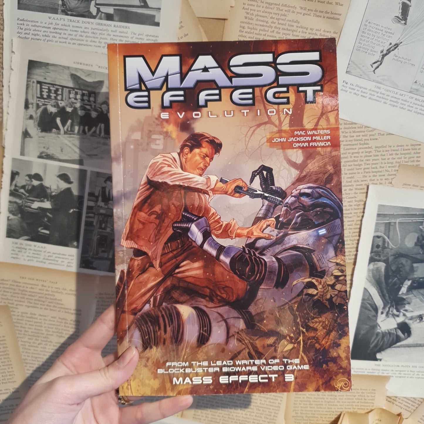 Mass Effect Evolution by Mac Walters, John Jackson Miller ... (2011)