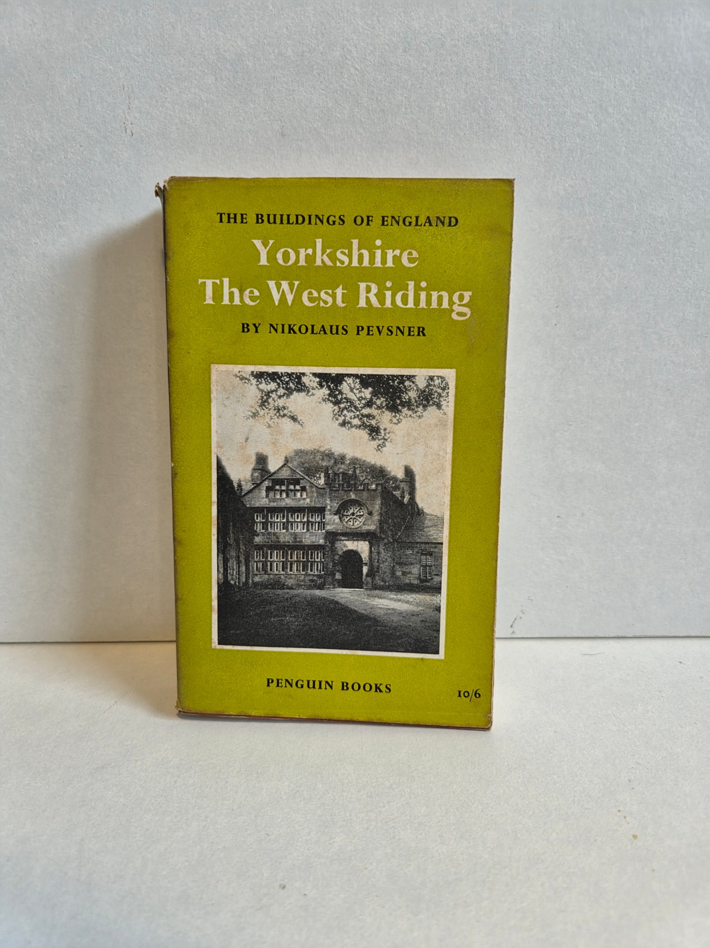 The Buildings of England: Yorkshire The West Riding by Nikolaus Pevsner(1959)