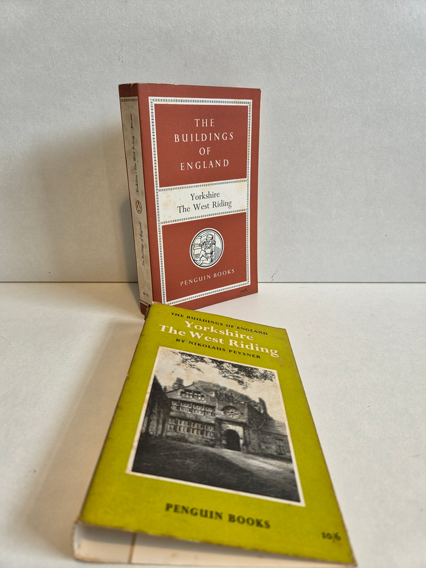 The Buildings of England: Yorkshire The West Riding by Nikolaus Pevsner(1959)