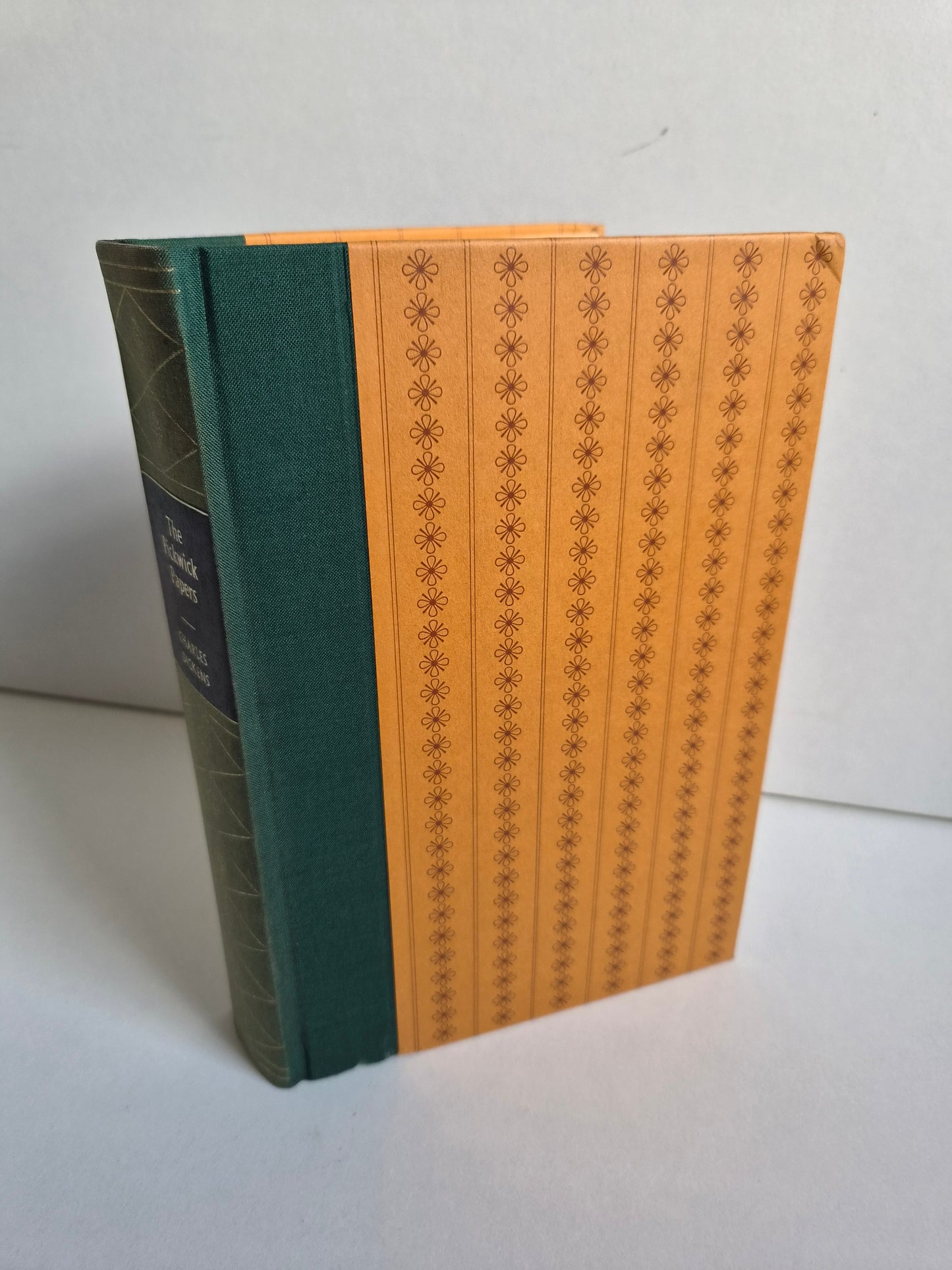 The Pickwick Papers by Charles Dickens (1981)