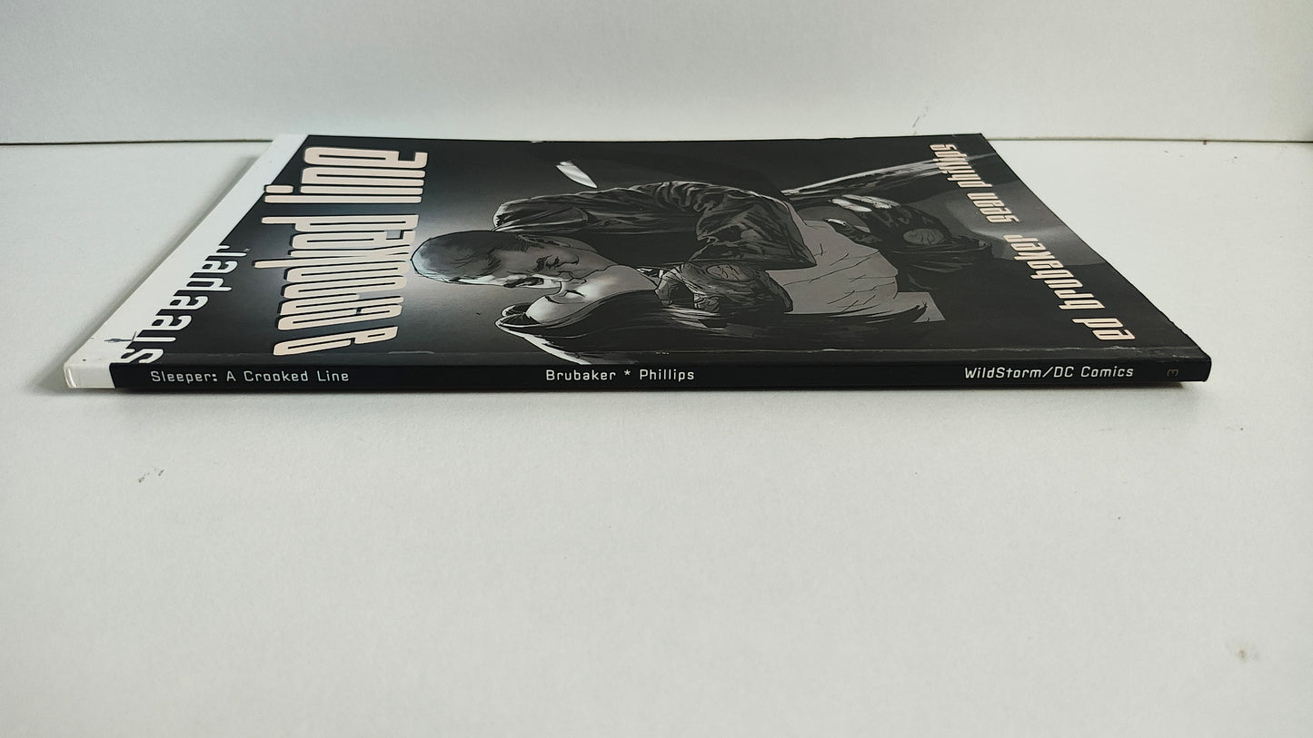 Sleeper Vol 3: A Crooked Line by Ed Brubaker (2005)