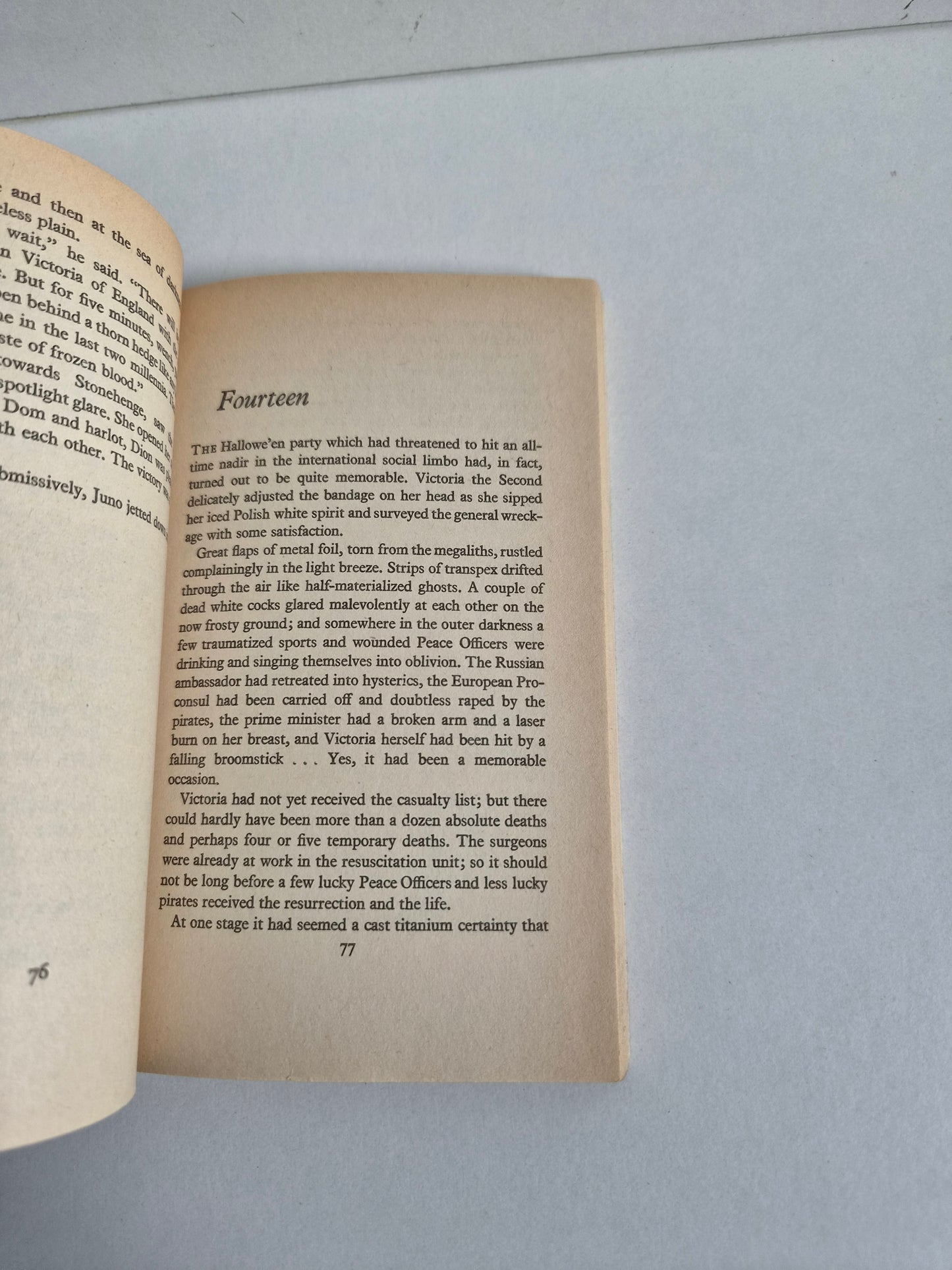 Five to Twelve by Edmund Cooper (1974)