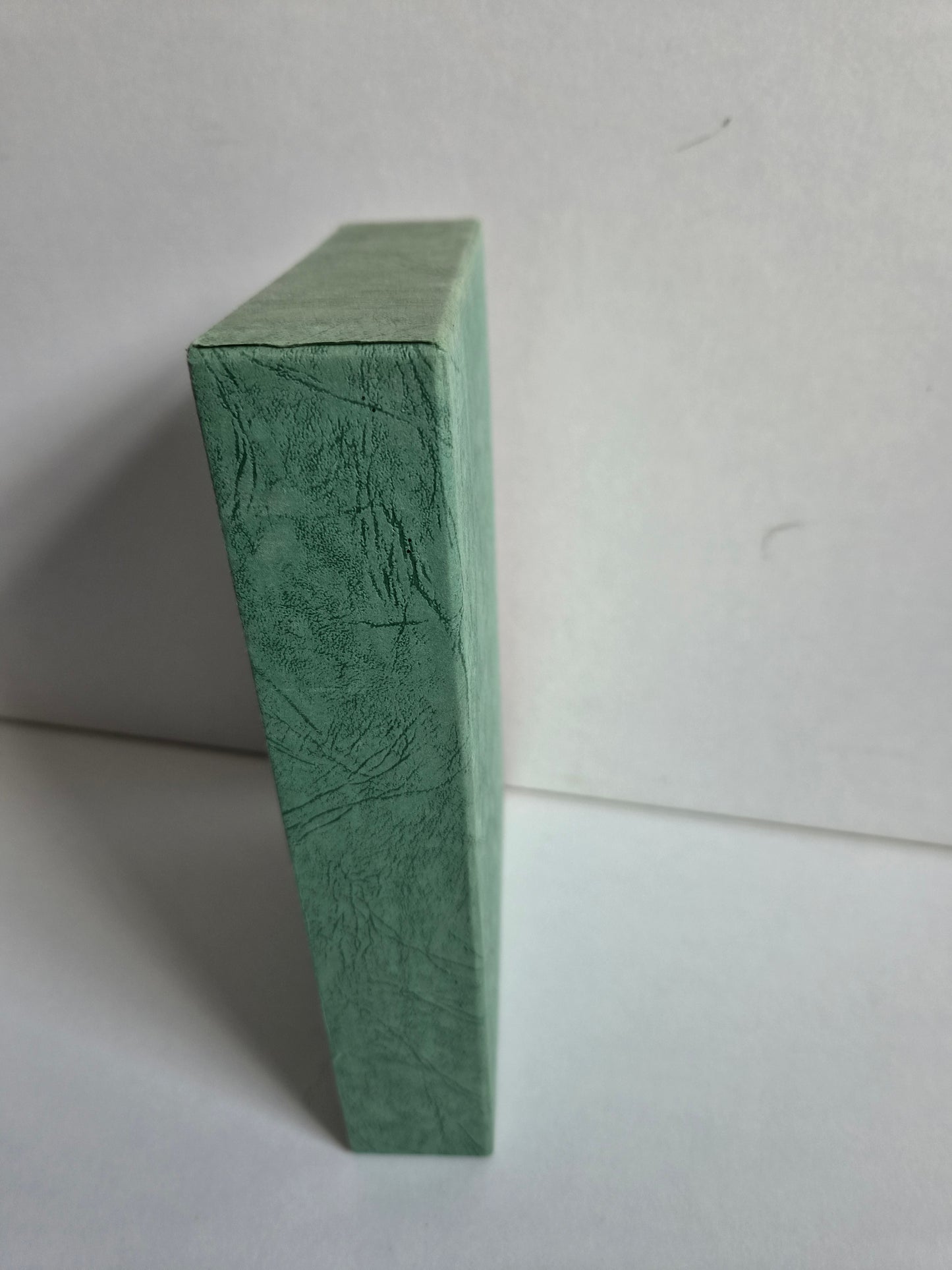 The Pickwick Papers by Charles Dickens (1981)