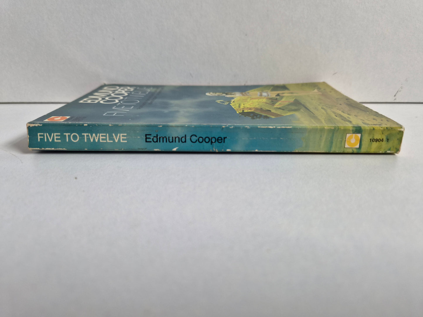 Five to Twelve by Edmund Cooper (1974)