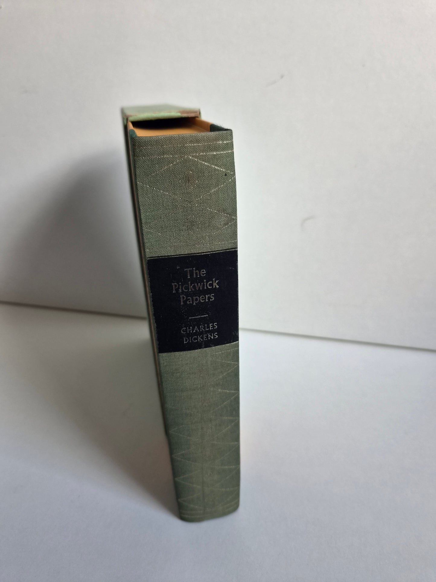 The Pickwick Papers by Charles Dickens (1981)