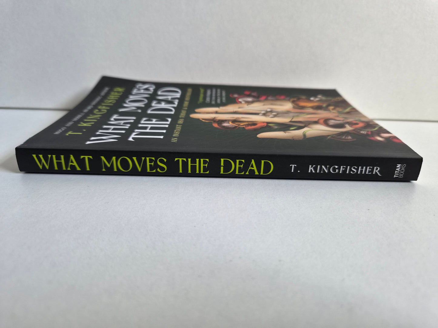 What Moves the Dead by T Kingfisher (2022)