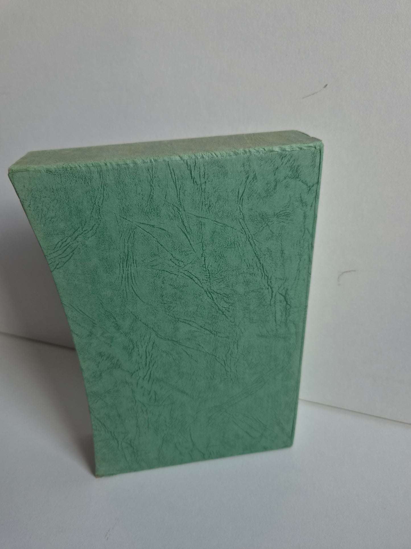 The Pickwick Papers by Charles Dickens (1981)