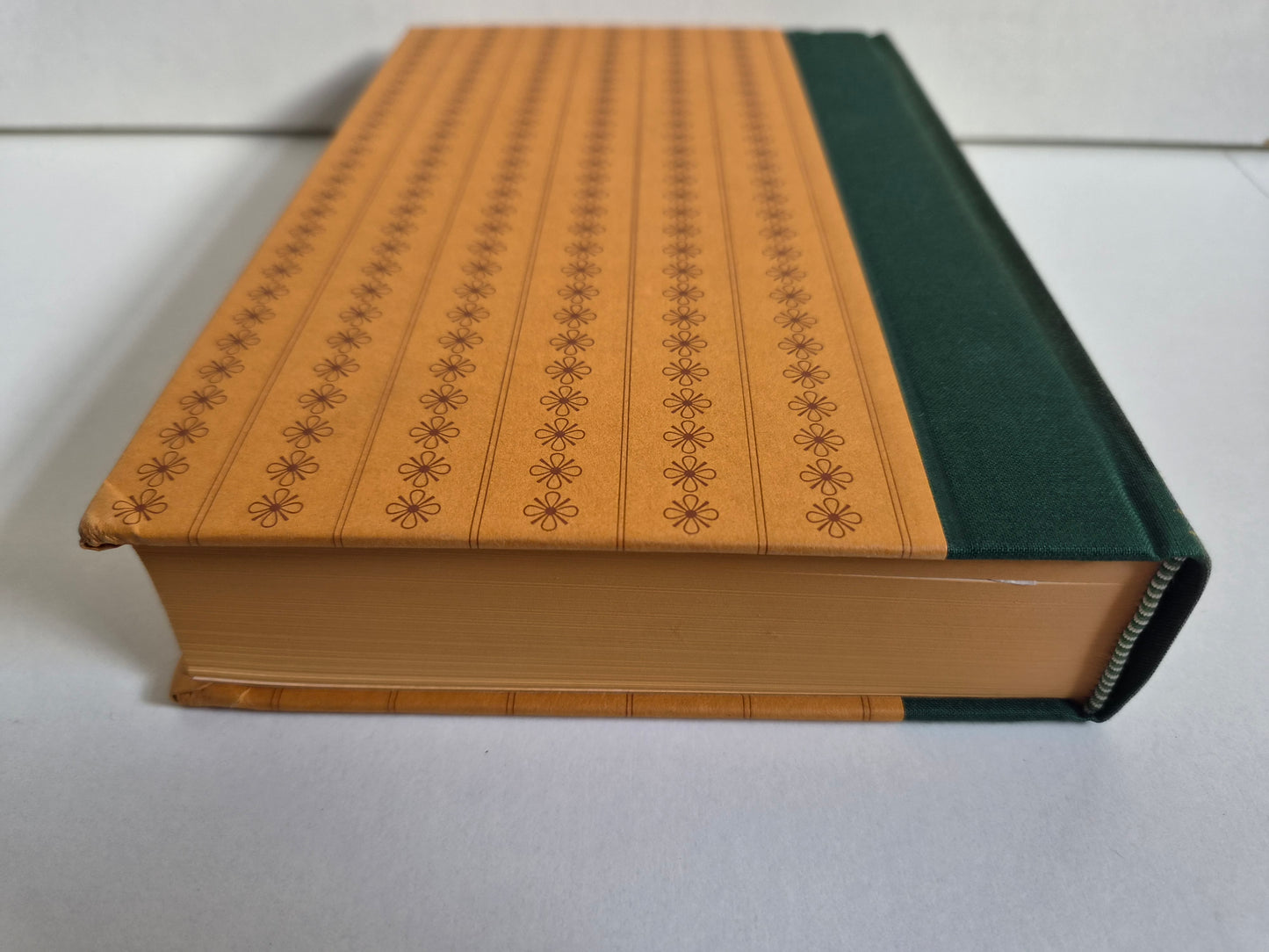 The Pickwick Papers by Charles Dickens (1981)