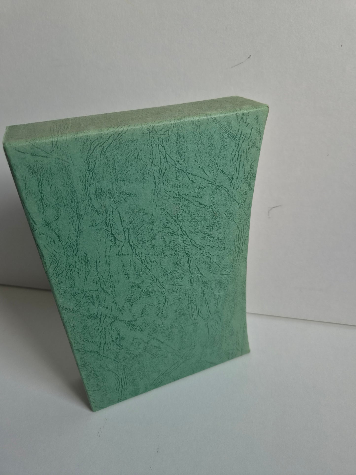 The Pickwick Papers by Charles Dickens (1981)