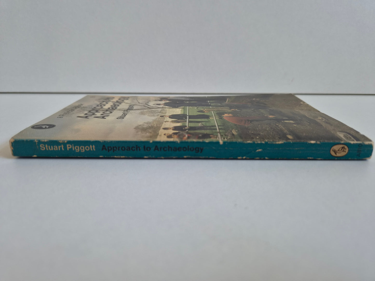 Approach to Archaeology by Stuart Piggott (1966)
