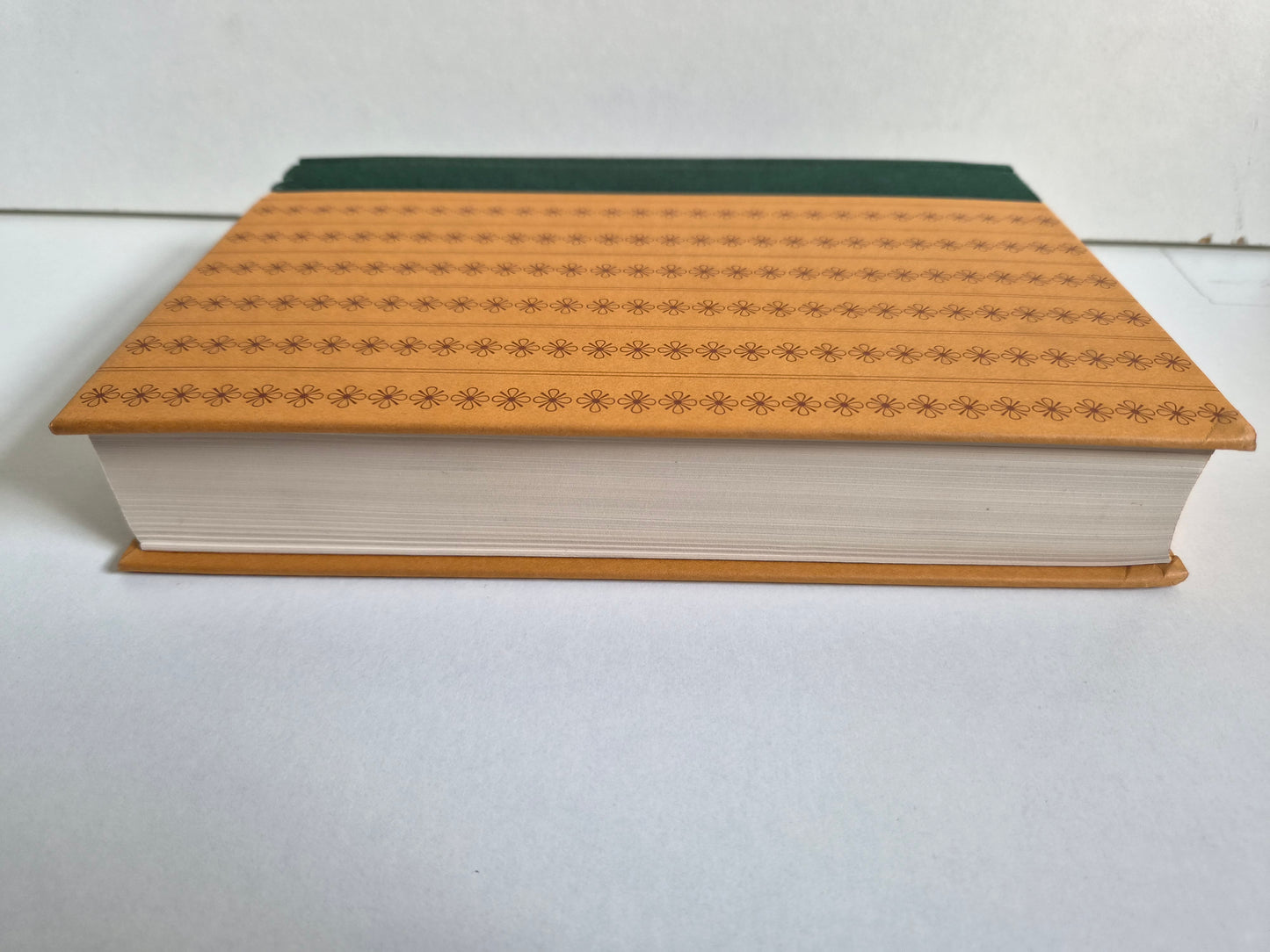 The Pickwick Papers by Charles Dickens (1981)