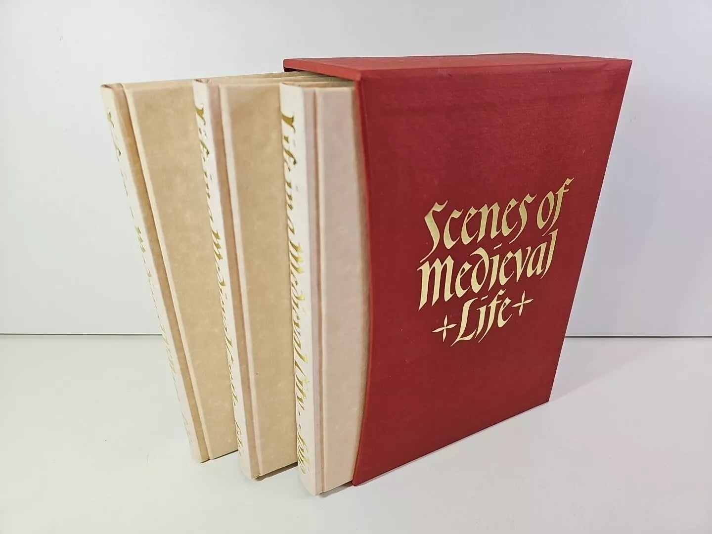 Folio Society -Scenes of Medieval Life: City, Castle, Village (2002)