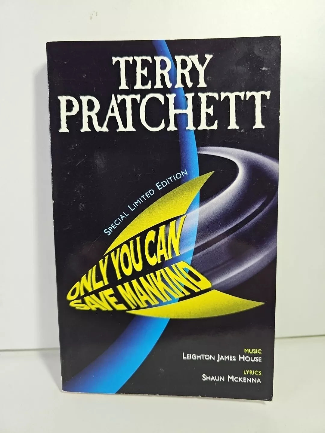 Only You Can Save Mankind, Terry Pratchett - Rare 229/1000 Edinburgh Fringe (2004)