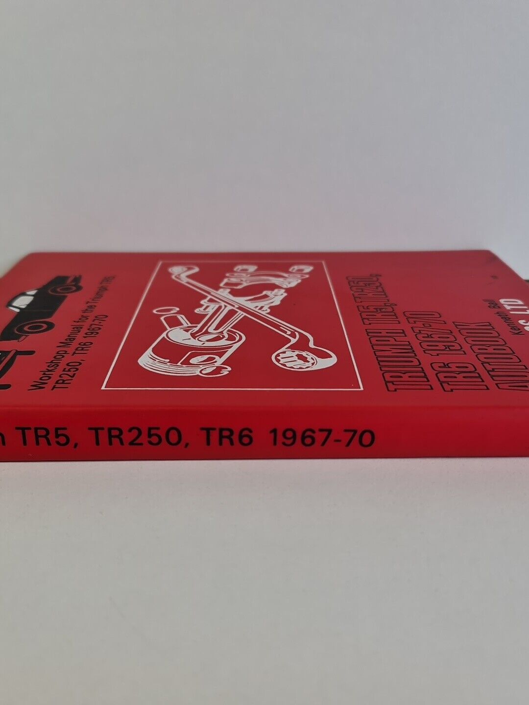 Triumph TR5, TR250, TR6 1967-70 Autobook by Kenneth Ball (1970)