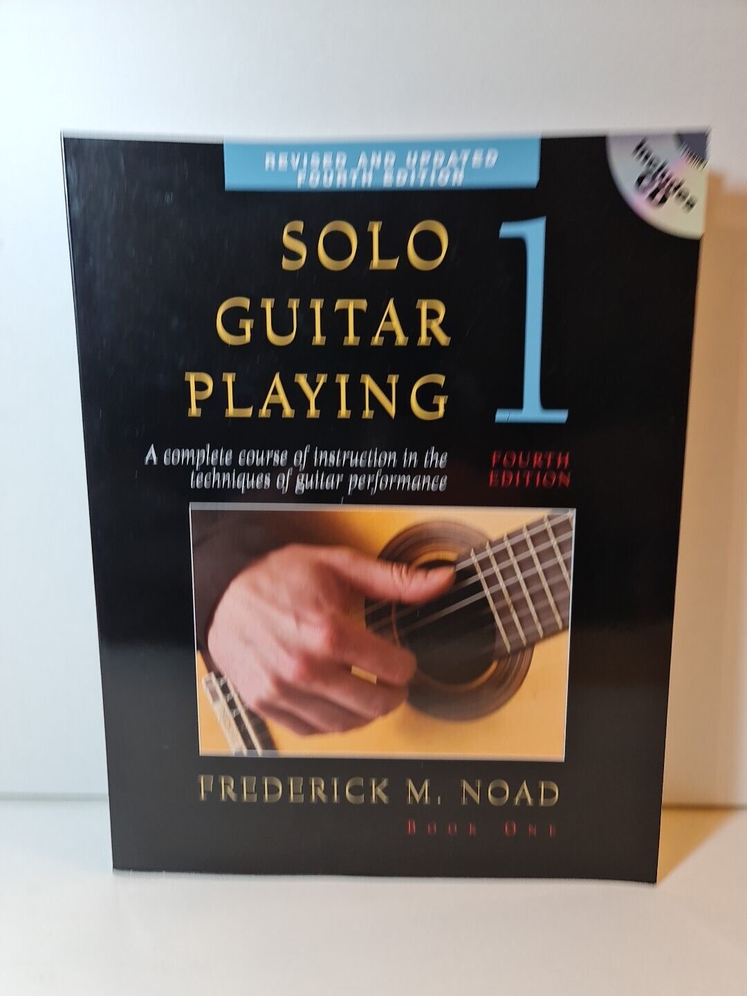 Solo Guitar Playing 1 by Frederick Noad (2008) - CD Included