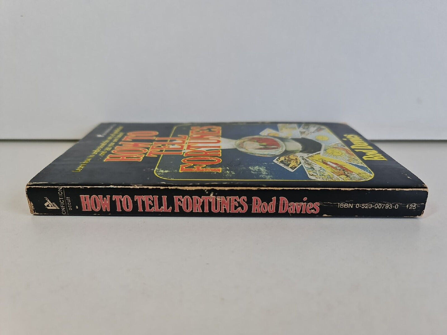 How To Tell Fortunes by Rod Davies (1976)