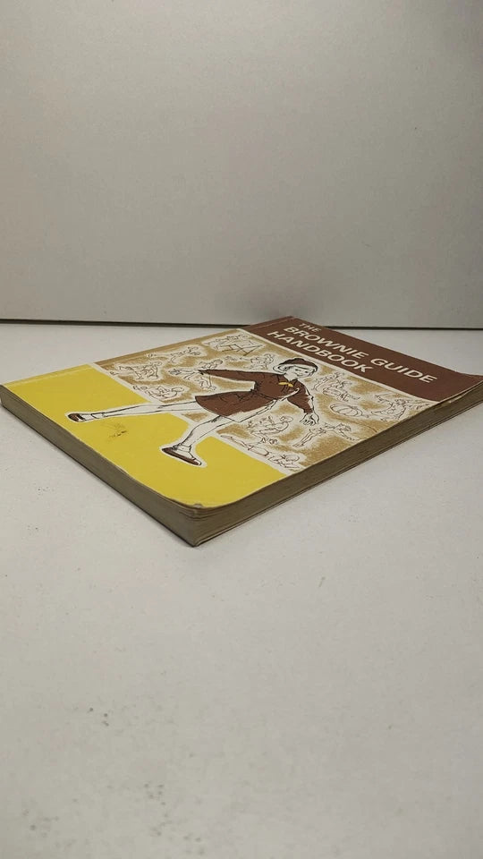 The Brownie Guide Handbook by The Girl Guides Association (PB, 1985)