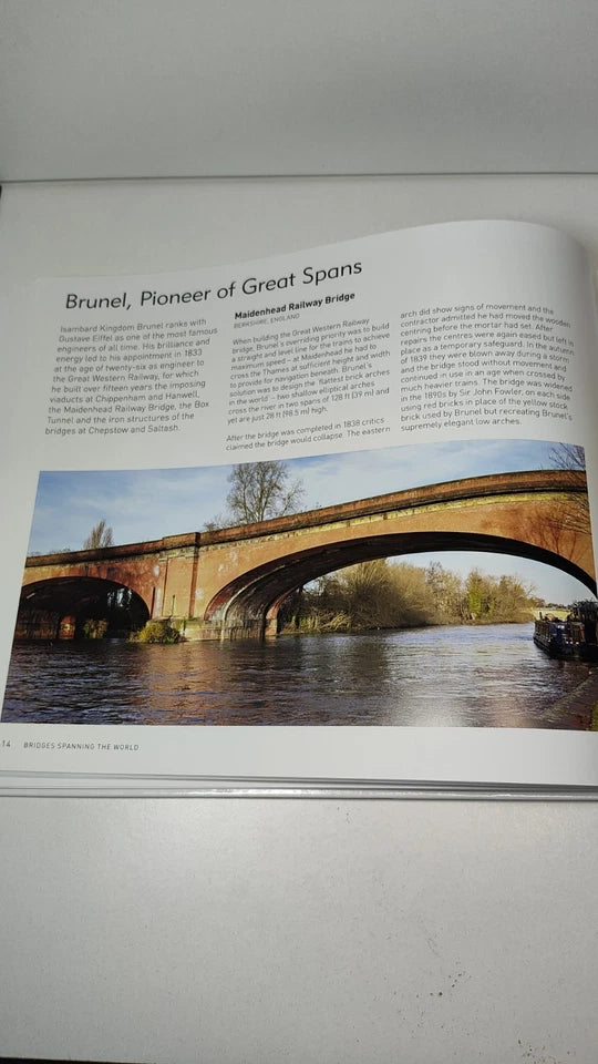 Bridges : Spanning the World by Marcus Binney (2017)