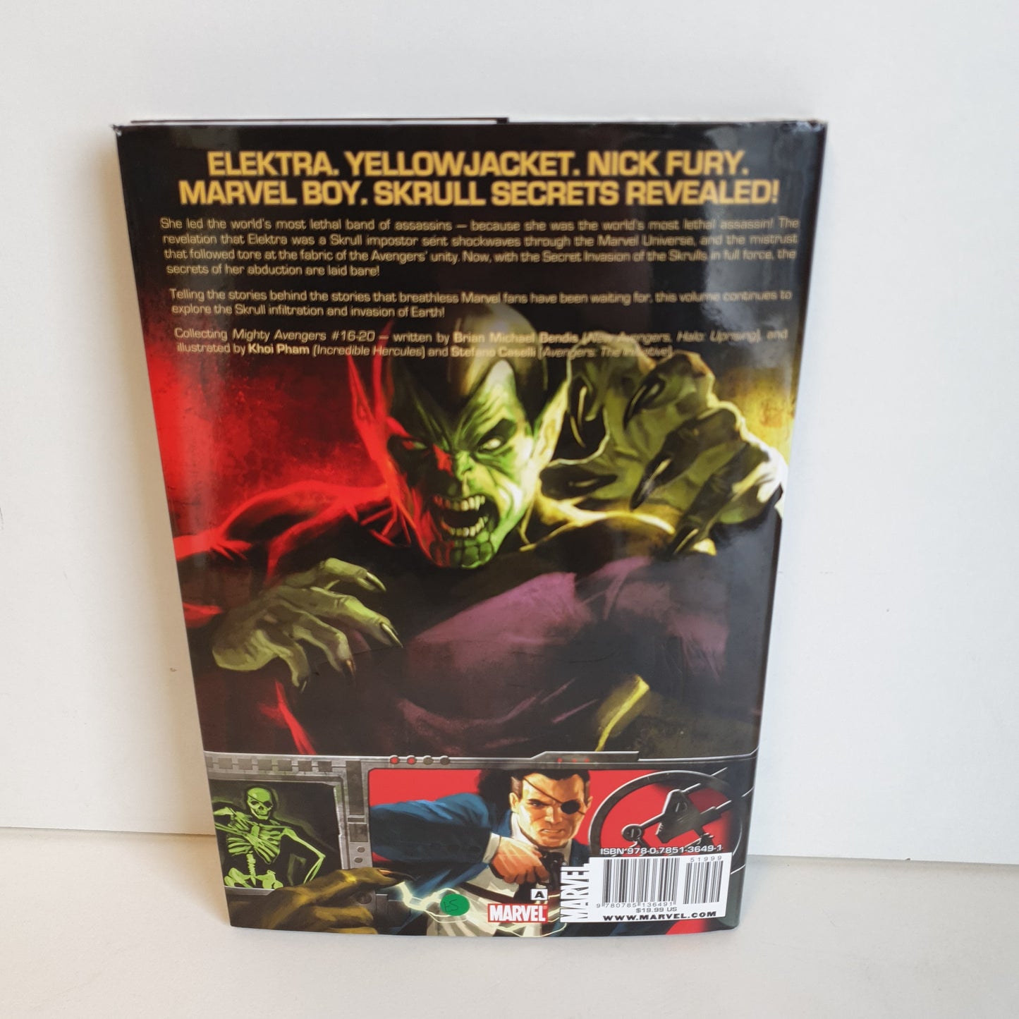 The Mighty Avengers Secret Invasion by Bendis, Pham & Caselli (2009)