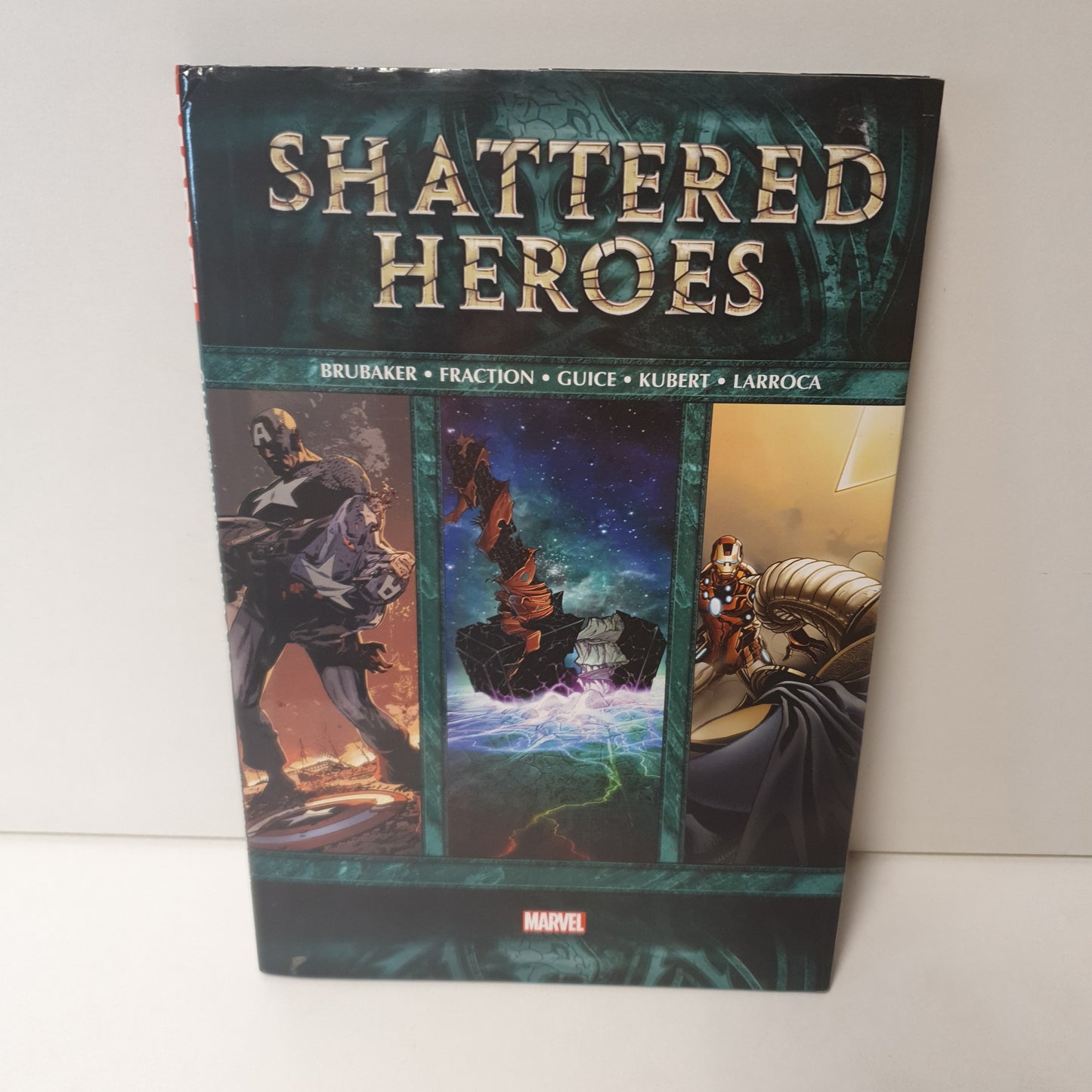 Shattered Heroes by Brubaker, Fraction, Guice, Kubert & Larroca (2012)